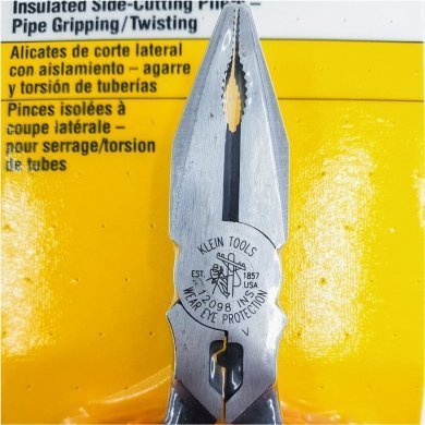 Klein Tools alicate universal isolado
