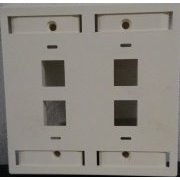 ESPELHO AMP PAREDE 4X4 4 SAIDAS  MARFIM 4 SAIDAS PARA JACK - KEYSTONE UNIVERSAL