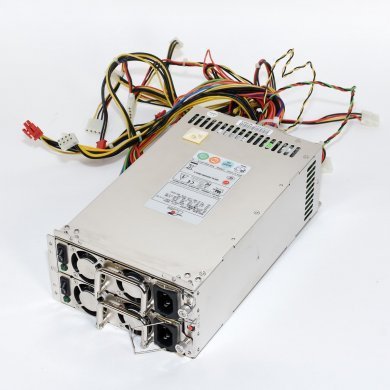 =MRM-6600P Zippy Emacs Fonte Redundante 600W