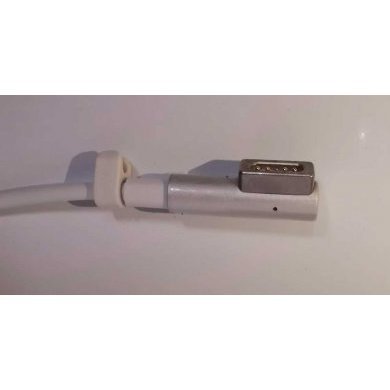 Macbook Power Boot Cable Inicialization