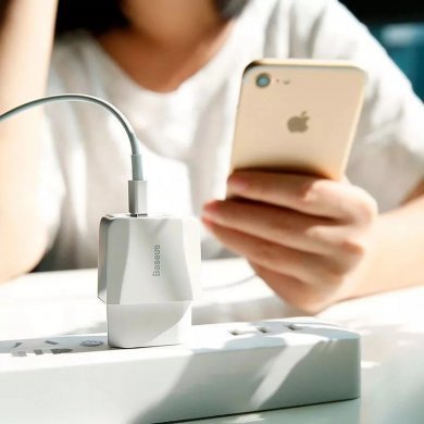 CCALL-BMN02 Baseus Carregador 2.1A Duplo USB de Parede