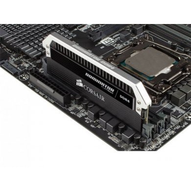Memória Corsair Gamer DDR4 8GB Kit