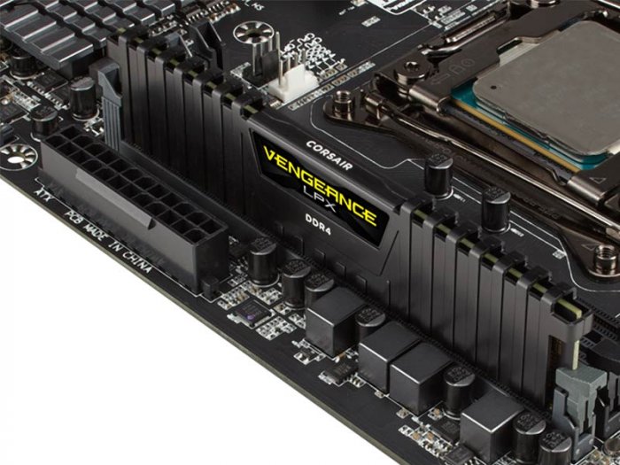 CMK4GX4M1D2400C14 Corsair Memoria Gamer 4GB DDR4 2400Mhz