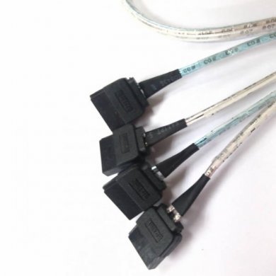 D38478-002 Intel Cabo Mini SAS SFF-8087 p/ 4x SATA