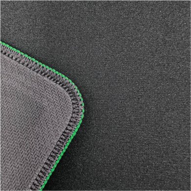Mousepad gamer 75x35 preto com borda costurada verde