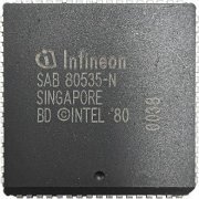 Microcontrolador 80535N Simens 8Bit PLCC-68 dimensões aproximadas 24.2 x 24.2 mm