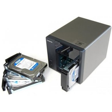 NAS STORAGE QNAP para 4 HDs SATAIII